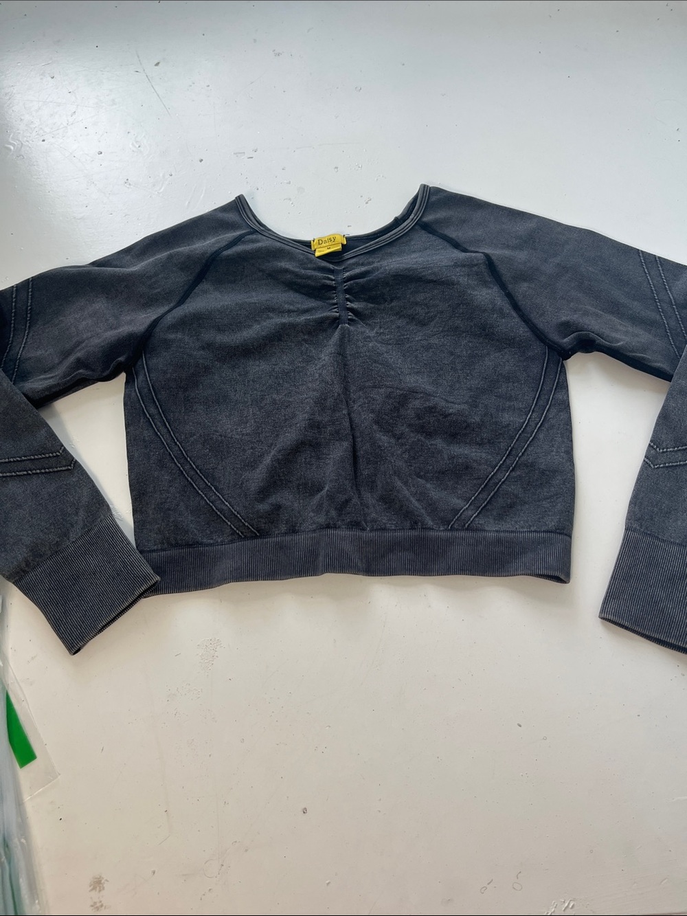 Daisy Medium Long Sleeve Cropped Compression Style Gray Blouse